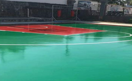 大足篮球场翻新地面